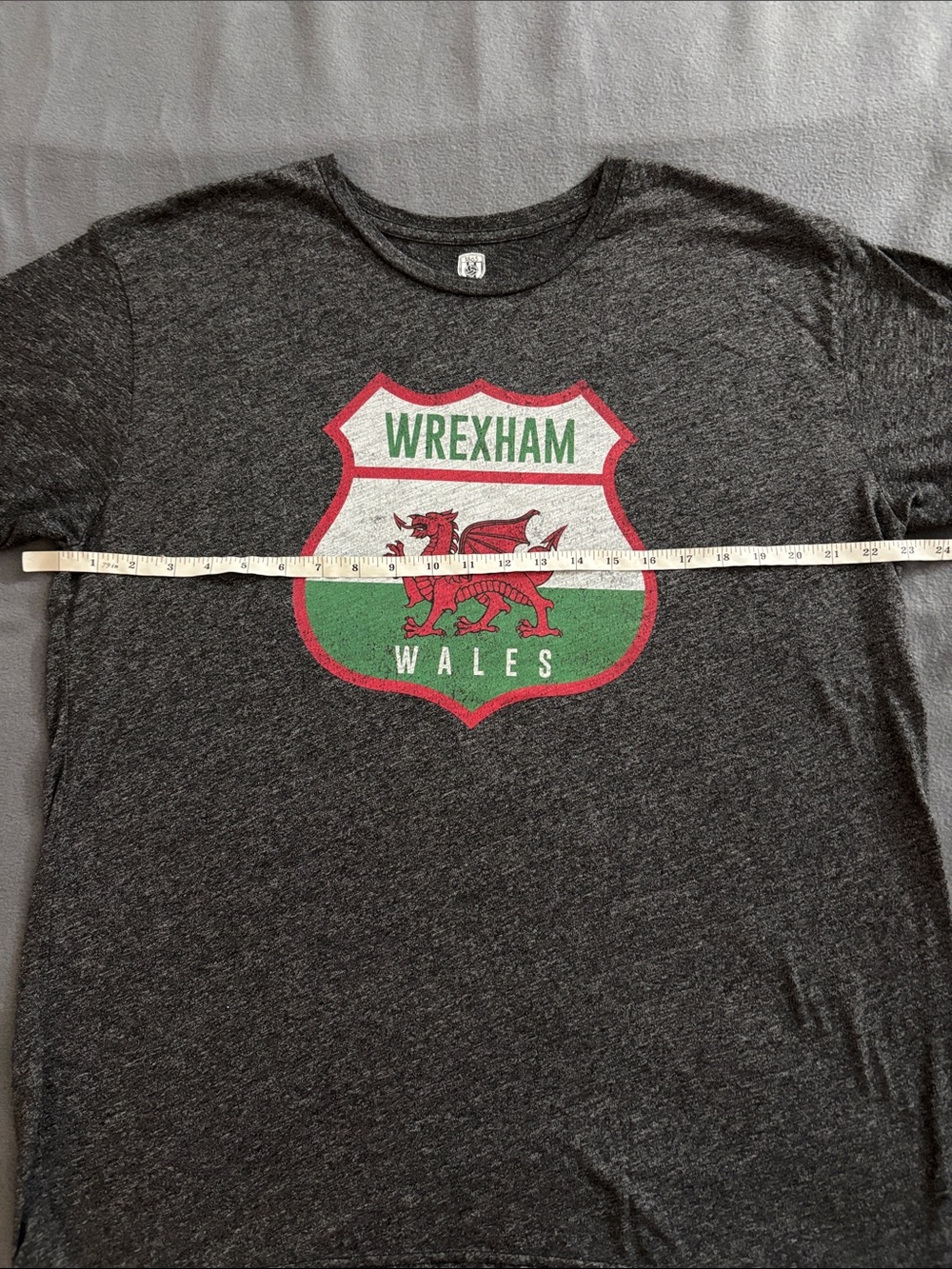 Wrexham Wales Crest Graphic T-Shirt XL Gray Tri Blend Made in USA - Picture 3 of 7